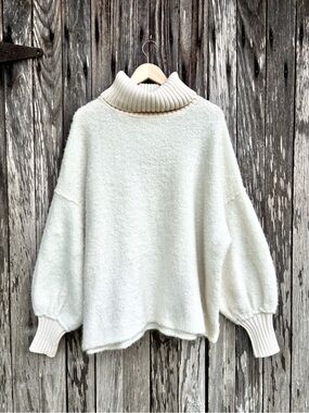 Free People Milo Sweater Cream Oversized Fuzzy Pullover Boho Cozy size small